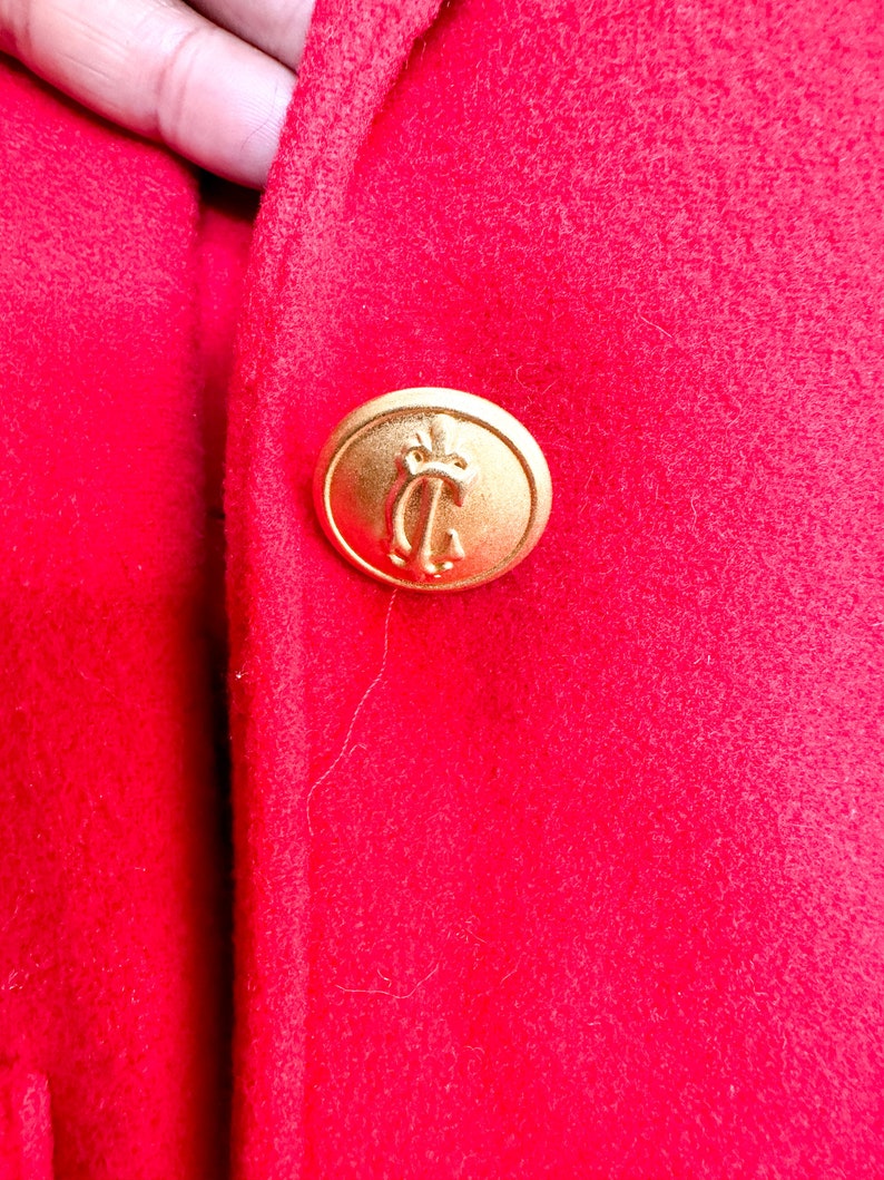 Chic-Pettites Wool and Cashmere Blazer with Gold Buttons Vintage Red Wool Blazer Size: 10 wool Blazer Fall/Winter Blazer image 4