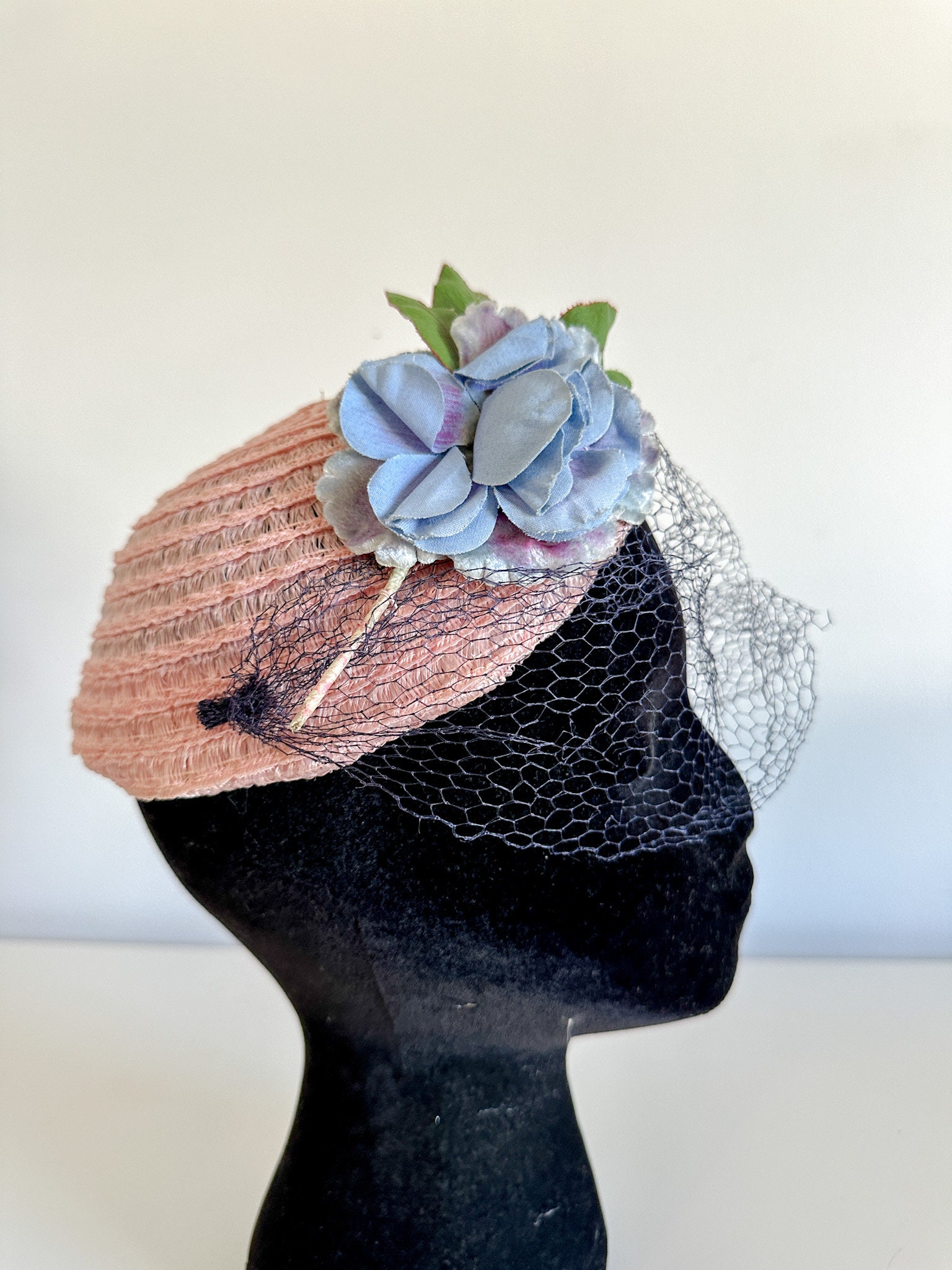 Vintage Couture‎ 1950’s Fascinator Hat Yellow/White Flowers Veiled with/Felt Bow Vintage Floral Headband Veil Hat, Whimsy Hat, Vintage Hat  main image 4