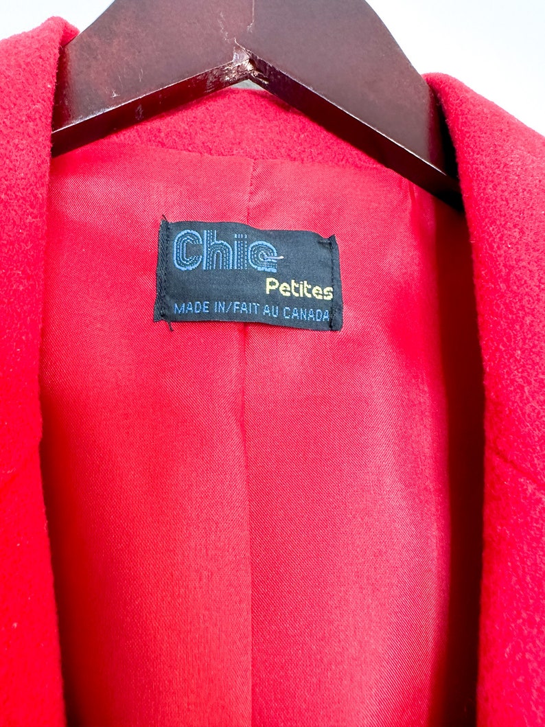 Chic-Pettites Wool and Cashmere Blazer with Gold Buttons Vintage Red Wool Blazer Size: 10 wool Blazer Fall/Winter Blazer image 6