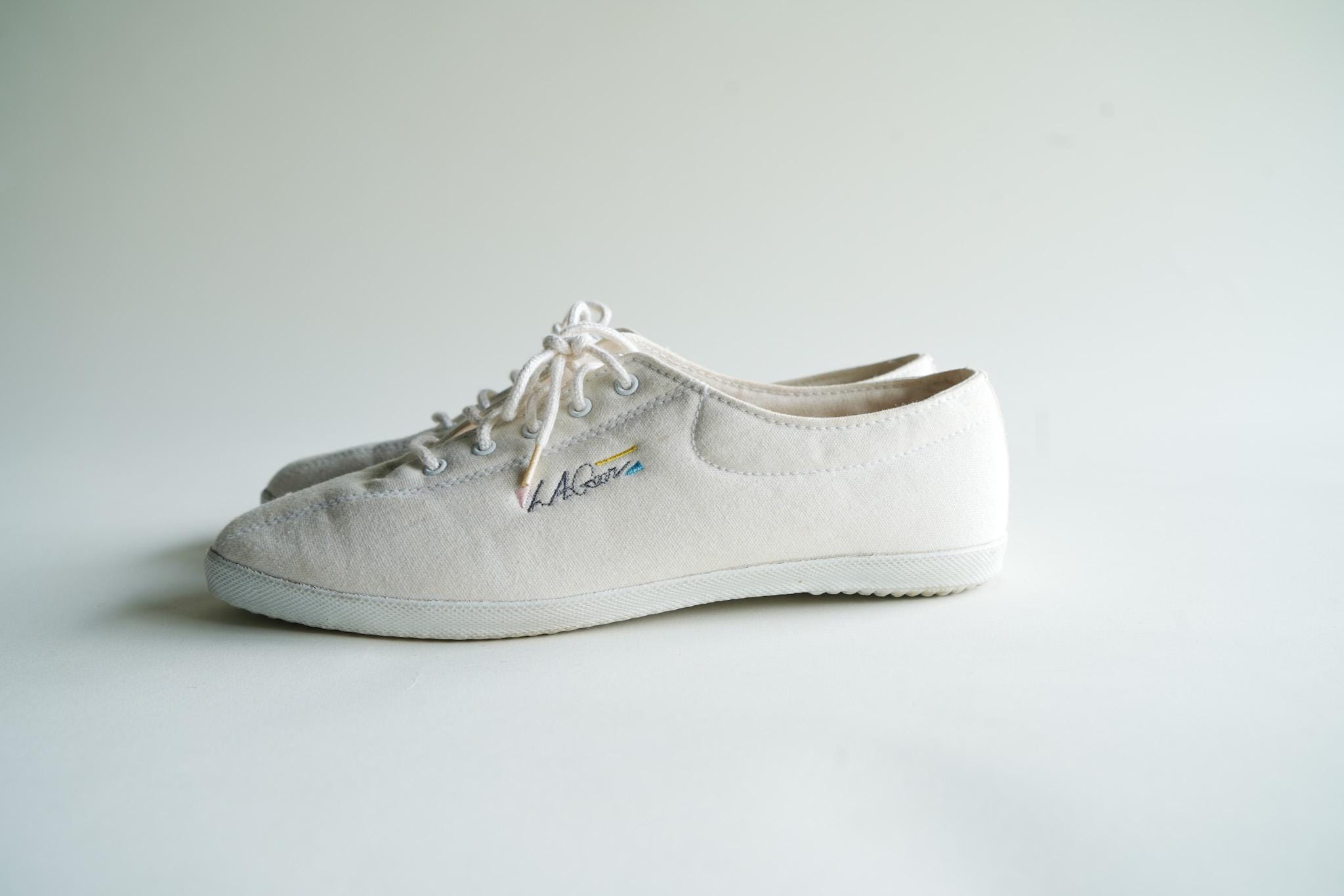 Vintage L.A. Gear Canvas Shoes in a Size: 10 | Vintage 90s 