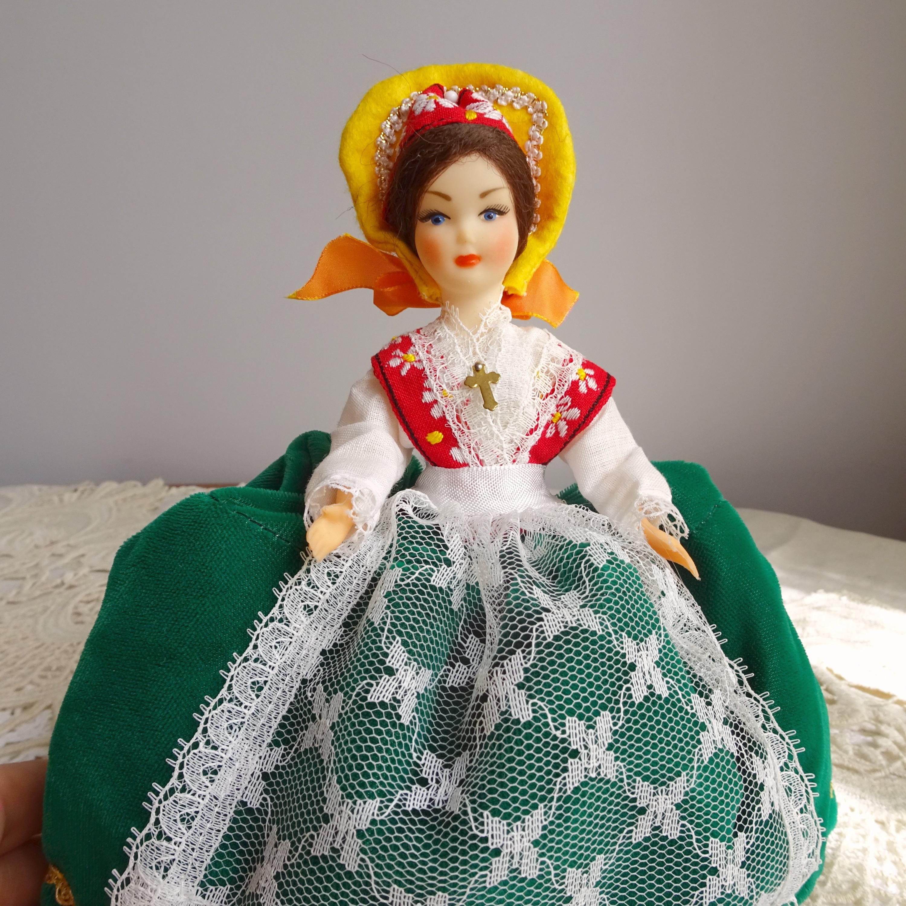 Petite Poupée Folklorique Savoie – Vintage 15 Cm – Tenue Régionale