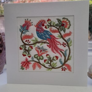 Barocke Vogel-Blumen - aufwendig auf Filz gestickte Grußkarte