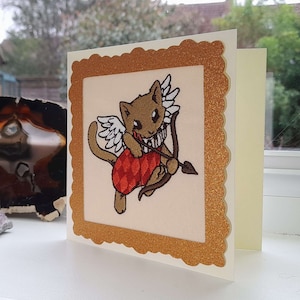 Cupidon Kitty - Chat de la Saint-Valentin - Broderie complexe sur du feutre - Carte de Saint-Valentin