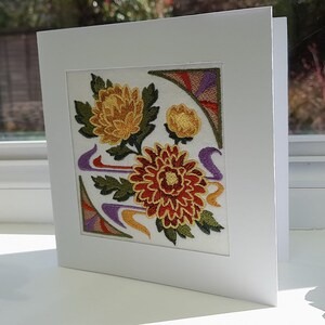 Chrysanthème Arts & Crafts - Broderie complexe sur du feutre - Carte de voeux