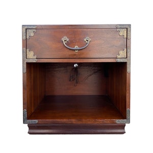 Chinoiserie Nightstand by Henredon Tansu FREE SHIPPING Vintage Dark Wood & Brass Asian Hollywood Regency Campaign Chinese Charging End Table
