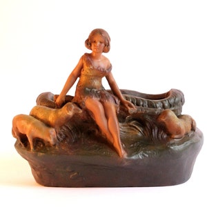 Art Nouveau by G. Citti - Frères &quot;CF&quot; Paris / Signed Jardiniere (22Hx 26x 15cm) Original antique décor in excellent condition.