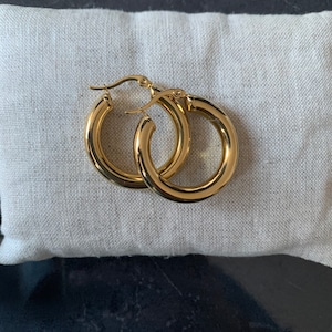 Chunky classic hoops