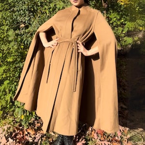 100% Wool Vintage Cape Coat - Caramel Tan - Size Small