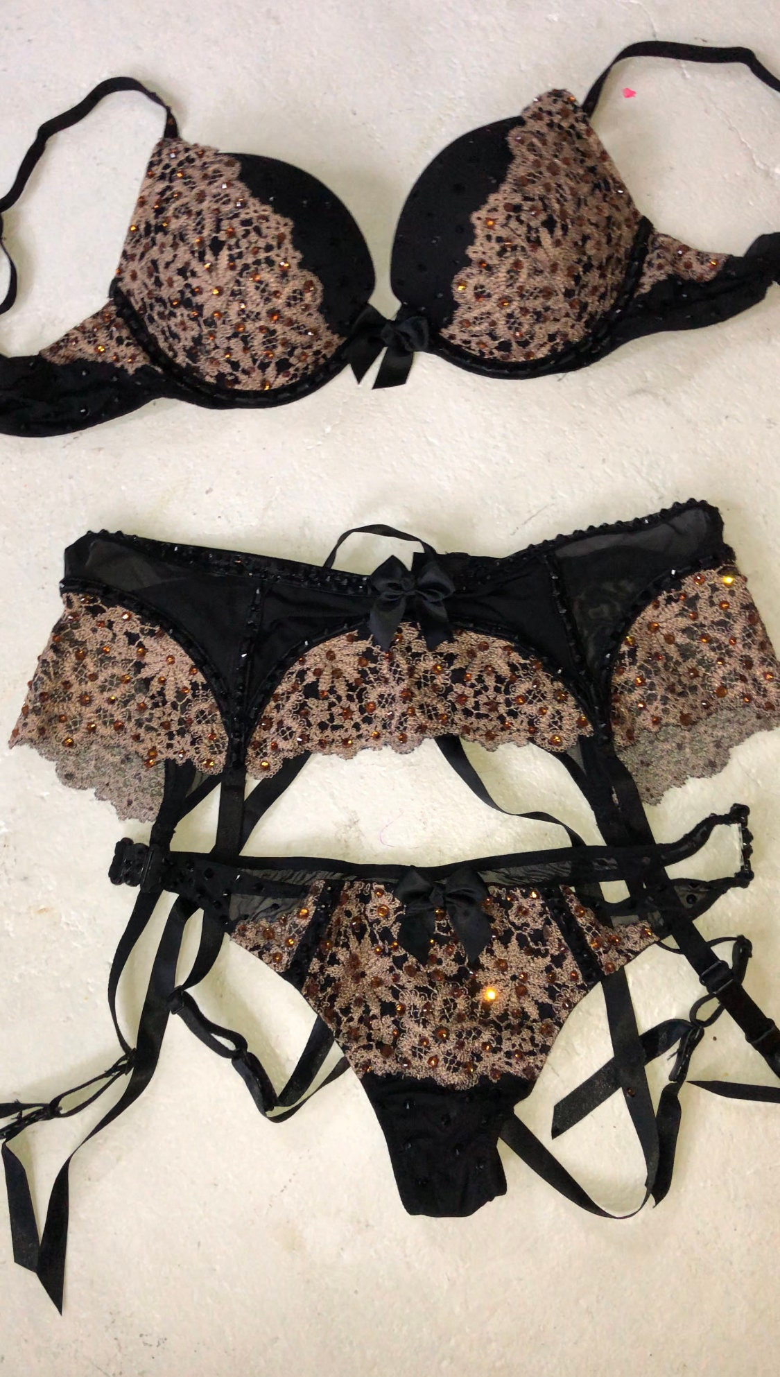 Victoria's Secret 34B BRA SET+high-waist thong+panty+M TEDDY RED lace gold  chain 