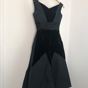 1950s Vintage Black Velvet Starburst Dress by Smart Miss