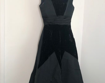 1950s Vintage Black Velvet Starburst Dress by Smart Miss