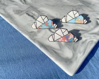 Origami Cloud Pin / Broche hecho a mano / Accesorio / Idea de regalo única