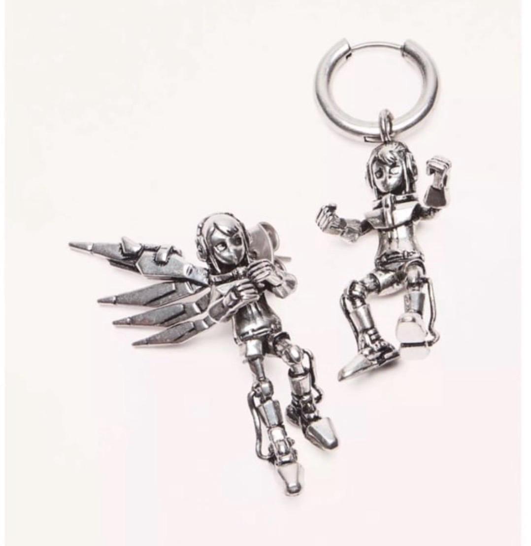 ♫ HEAVEN by marc jacobs ピアス キーガン ダッカー キーガン ダッカー ピアス 2 | マーク ジェイコブス | 公式サイト