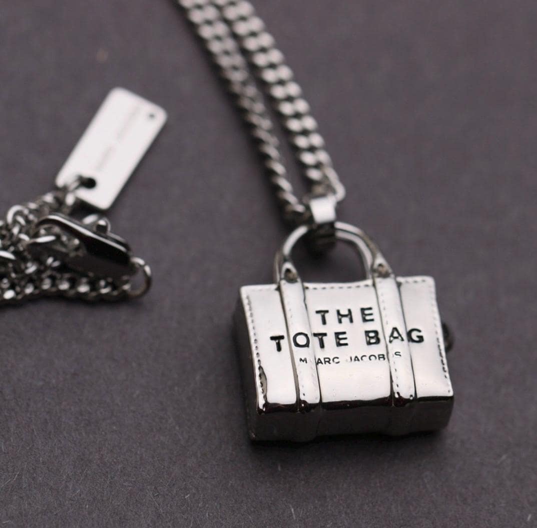 ネックレス・ペンダント [MARC JACOBS]The Tote Bag Necklace The Tote Bag Necklace | Marc Jacobs | Official Site