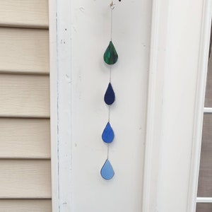 Stained glass raindrop suncatcher, rain chain, Raindrop window decoration, customizable raindrop Suncatcher, glass art, glass raindrops