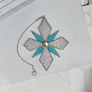 Snowflake window decoration, snowflake Suncatcher, glass art, stained glass Snowflake, winter decoration