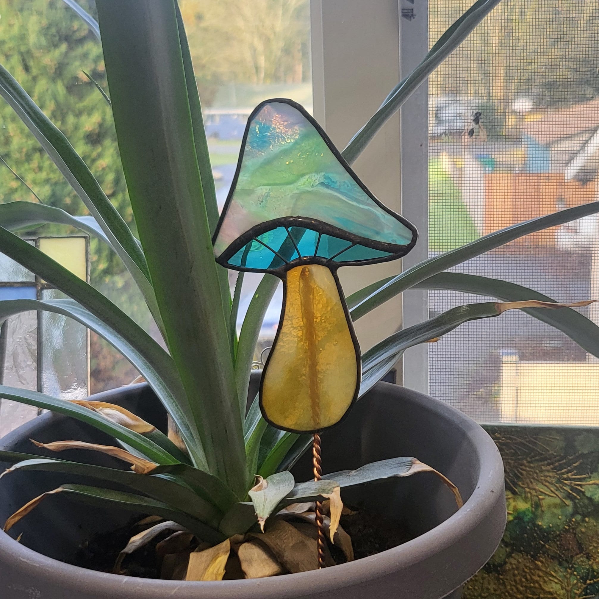 Stained Glass Mushroom Plant Stake: Garden Suncatcher