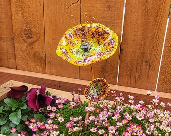 Fused glass flower plant stake, funky yellow flower pot decoration, flower bed art, glass patio flower, garden art