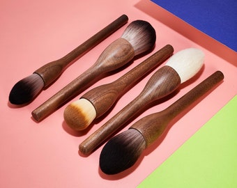 Walnut Handle Full-face Makeup Brushes