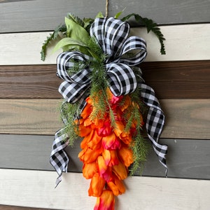 Tulip carrot door hanger, carrot wreath, tulip carrot swag, tulip carrot door hanger, Easter tulip swag, spring decor, Easter decor, tulip image 9