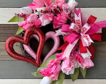 Valentine wreath, Valentine’s Day wreath, Valentine’s Day heart wreath, Valentines Day tulip wreath, Valentine’s Day pink wreath, valentine