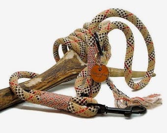 Woof Leash - Beige Tartan Leash in 10mm Paracord