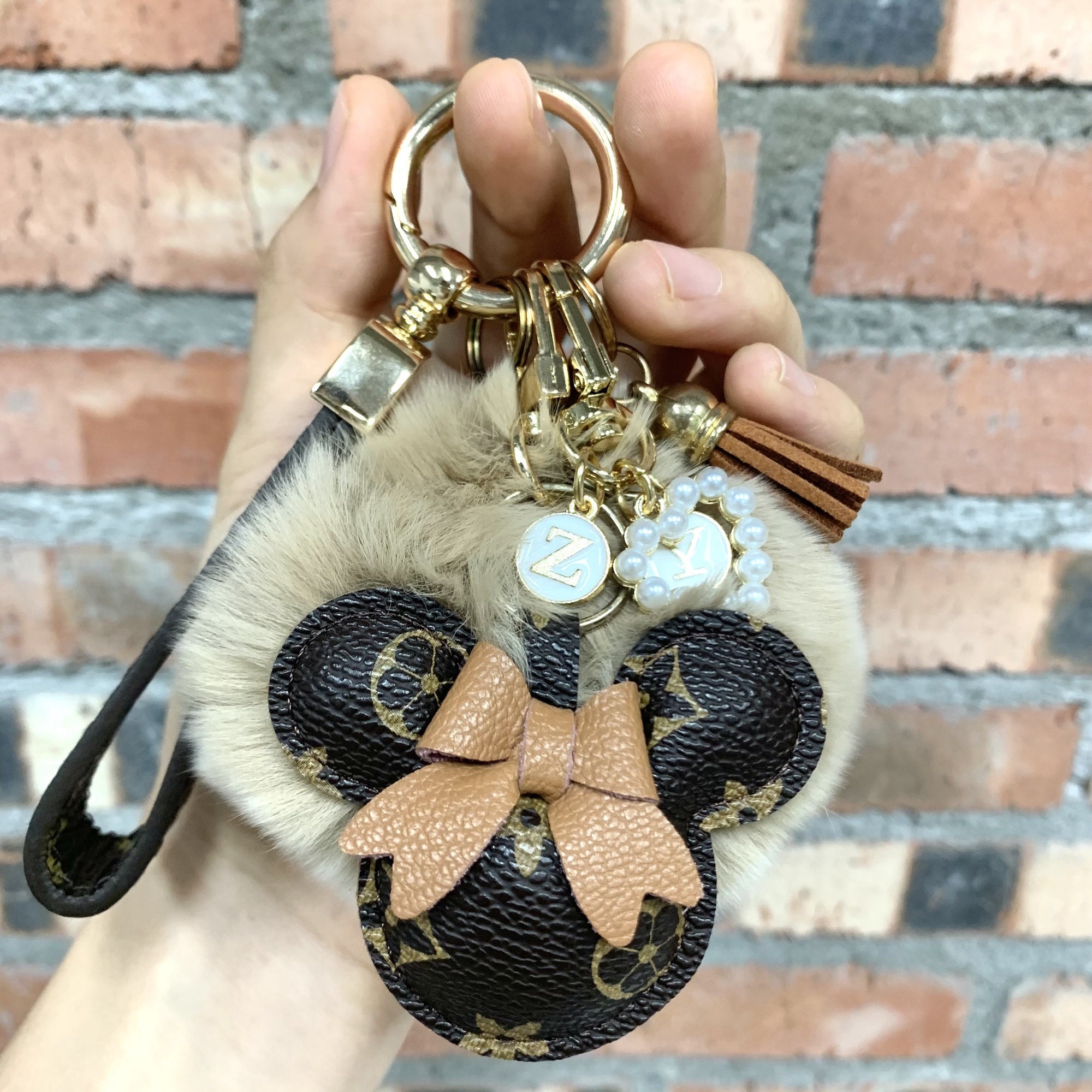 louis vuitton minnie mouse keychain