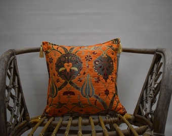 Tassel 17-Inch Spice Home D/écor Graphics Image Linen and Cotton Blend Throw Pillow