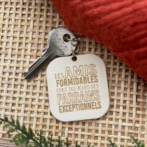 Personalized wooden key ring - Friends/Godfathers - Pregnancy announcement key ring - Uncle gift - Gift for future uncle - Friends gift