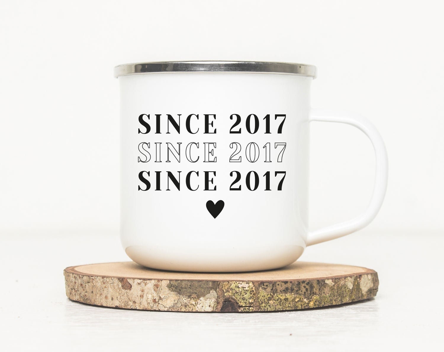 Mug en Métal Émaillé Personnalisé - Cœur + Date Couple Saint Valentin Tasse Pour L'amour Cadeau de S