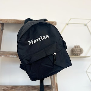 Sac à dos personnalisé brodé  - Sac à dos personnalisable - Sac maternelle personnalisé - Sac crèche - Sac à dos personnalisé crèche