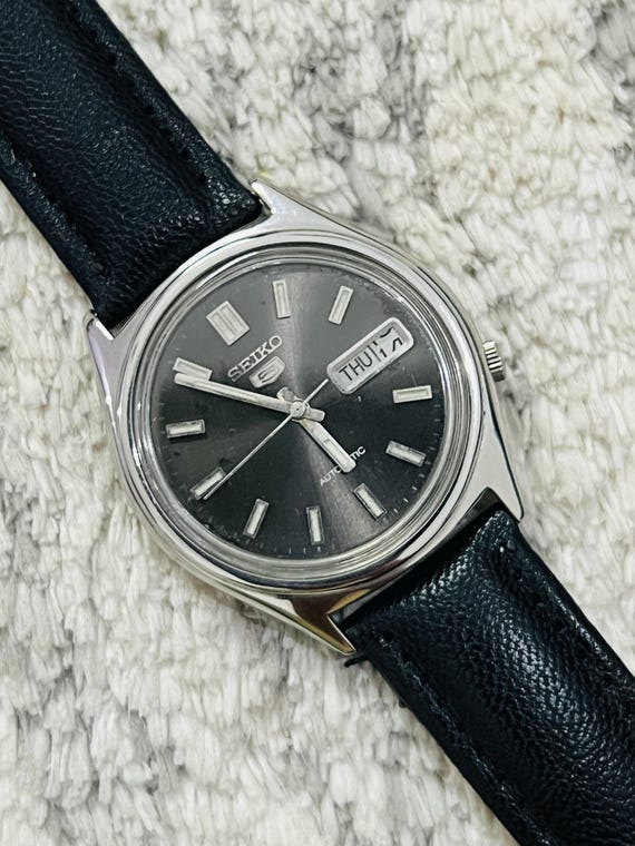 Montre Seiko 5 Automatique Homme, Cadran Noir, Jour/date, 17 Rubis