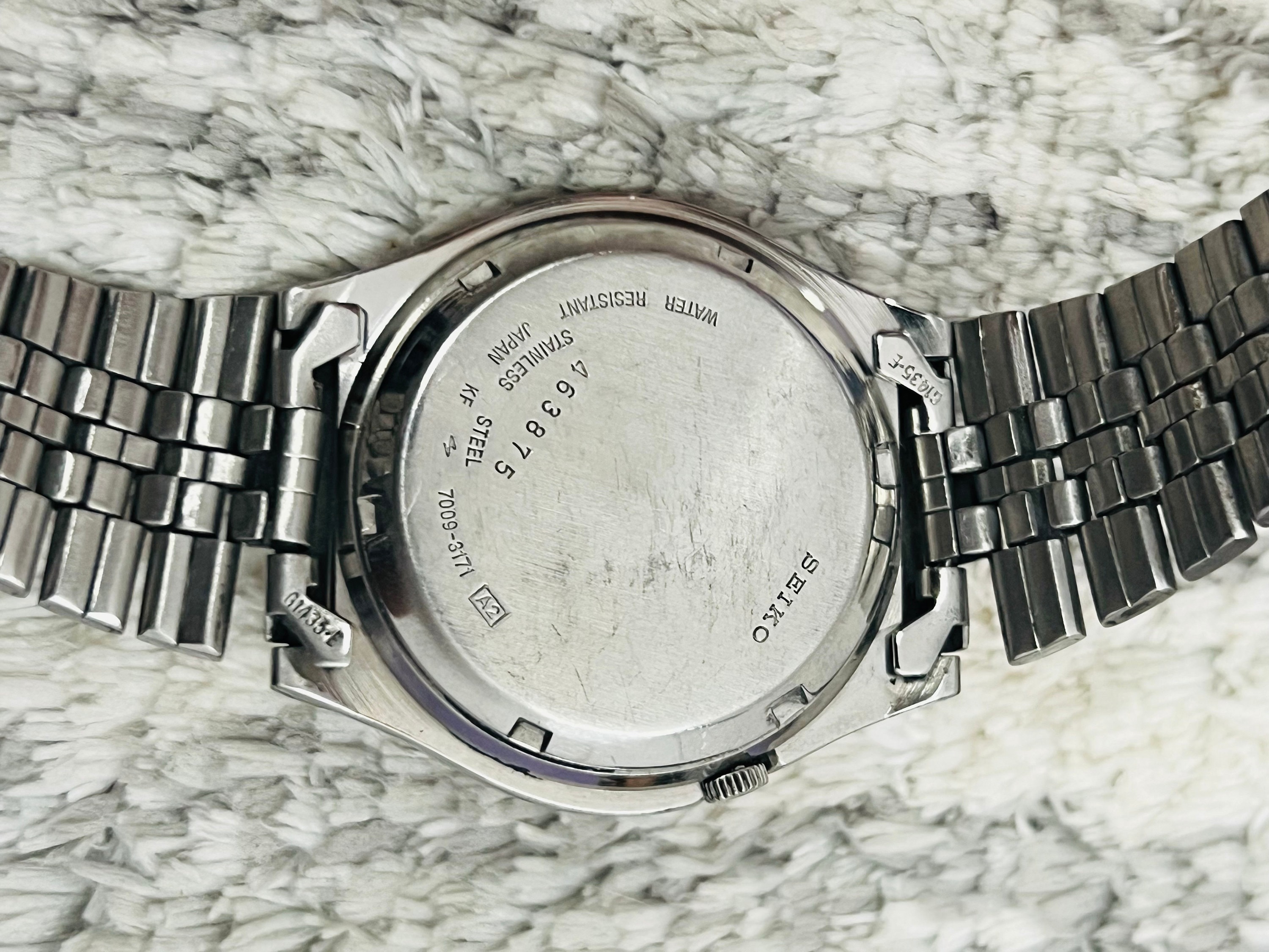Vintage Seiko 5 Automatic Movement No.7009-3171 Golden Dial Day