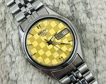 Vintage Seiko 5 Automatic Movement No.7019-6081 Golden Pattern
