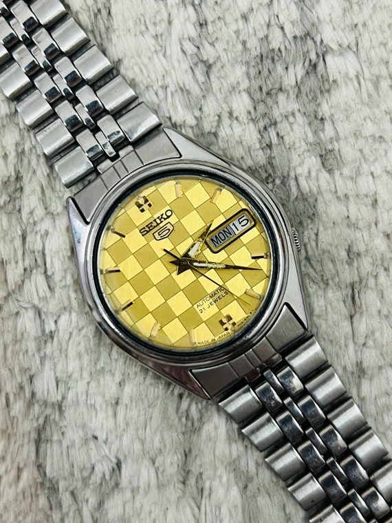 Vintage Seiko 5 Automatic Movement No.7019-6081 Golden Pattern