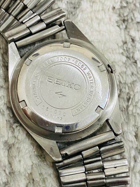 Vintage Seiko Automatic Blue Dial 17 Jewel Movement No 7005-8062