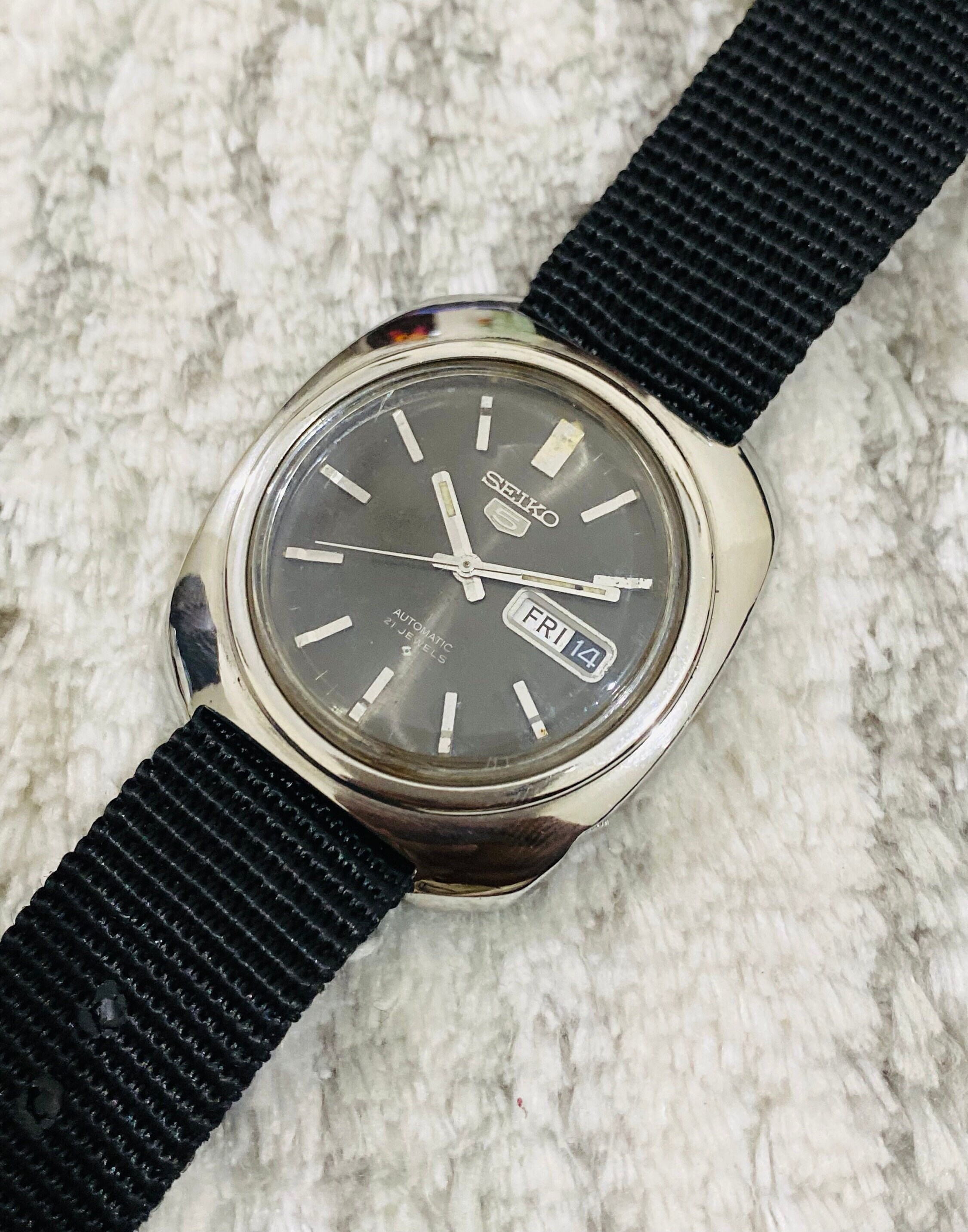Vintage Seiko 5 Automatic Watch – 1970s Black Dial Day/date, Japan