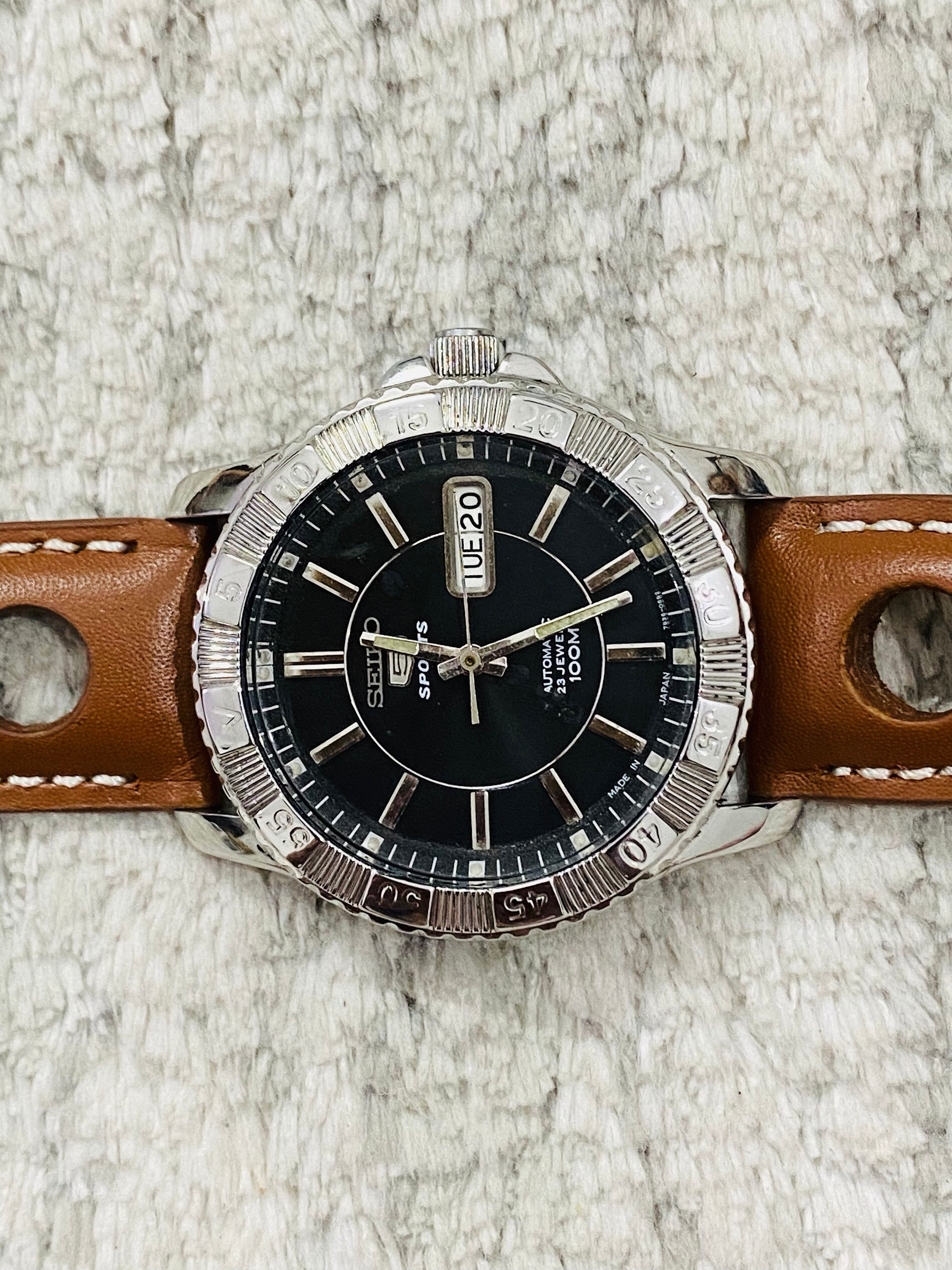 Vintage Seiko 5 Sport 100m Automatik 23Jewels Schwarzes