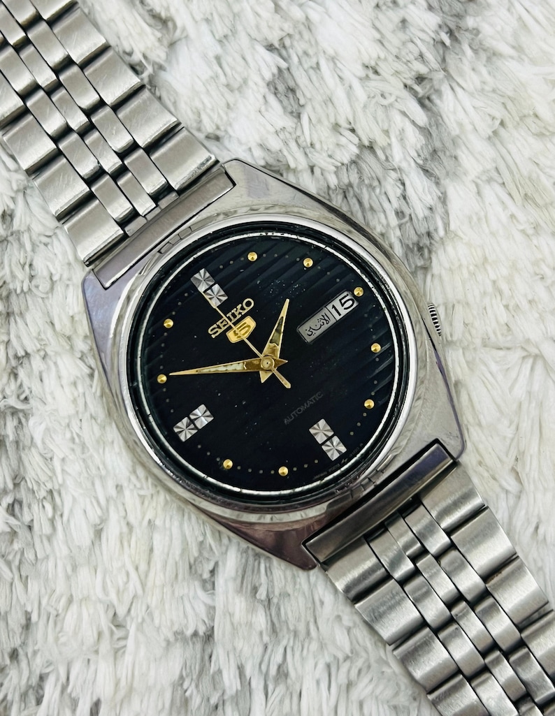 Vintage Seiko 5 Automatic Movement No.7009-8330 Black Dial Day/date ...
