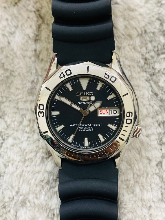 Vintage Seiko 5 Sports Automatic 100M Black Dial 23jewel Caliber