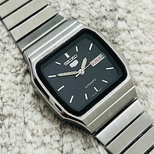 SEIKO ステンレススチール 時計 ブラックダイヤル Vintage Rare Seiko 5 Automatic Black Tv Case Dial Movement No.7009