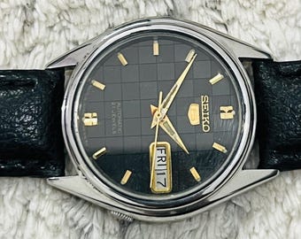 Vintage Seiko 5 Automatic 21jewels Date/day Black Pattern Dial