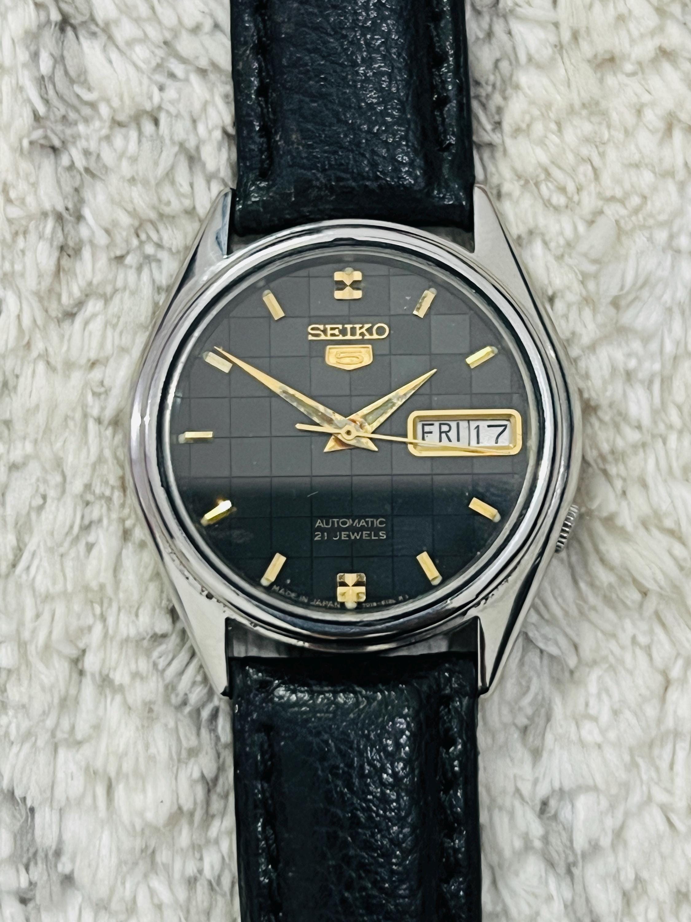 Vintage Seiko 5 Automatic 21jewels Date/day Black Pattern Dial