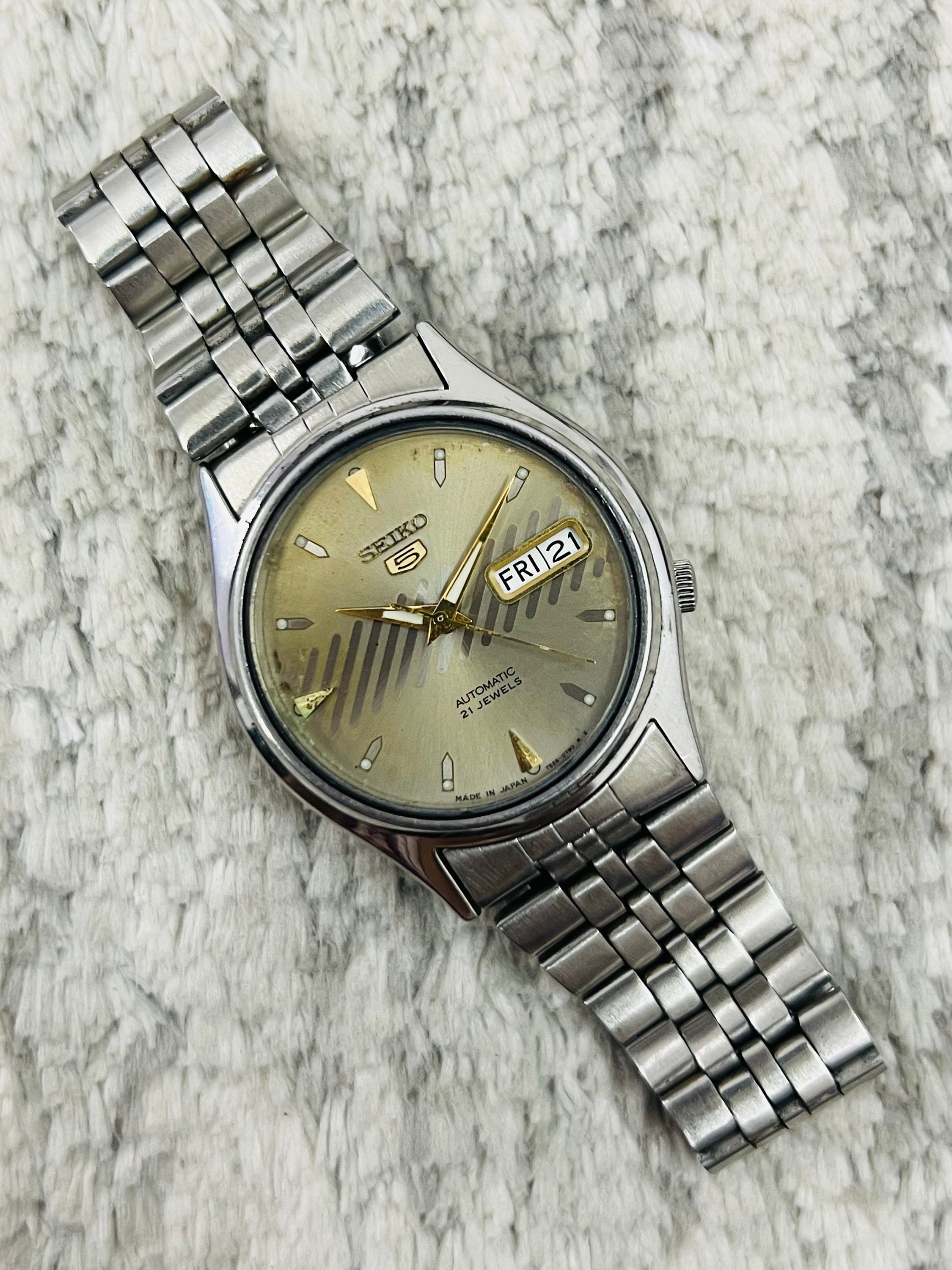 Vintage Rare Seiko 5 Automatic Grey Dial Movement No.7s26 Vintage Rare Seiko 5 Automatic Grey Dial Movement No.7s26