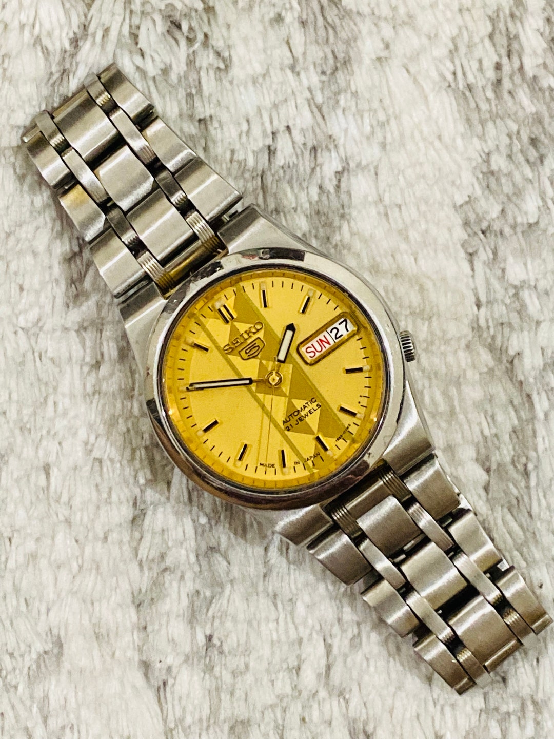 Vintage Seiko 5 Automatic 21 Jewel Movement No 7S26-01B0 Date/day