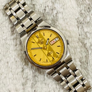 Vintage Seiko 5 Automatic 21 Jewel Movement No 7S26-01B0 Date/Day Men&#39;s Wrist Watch