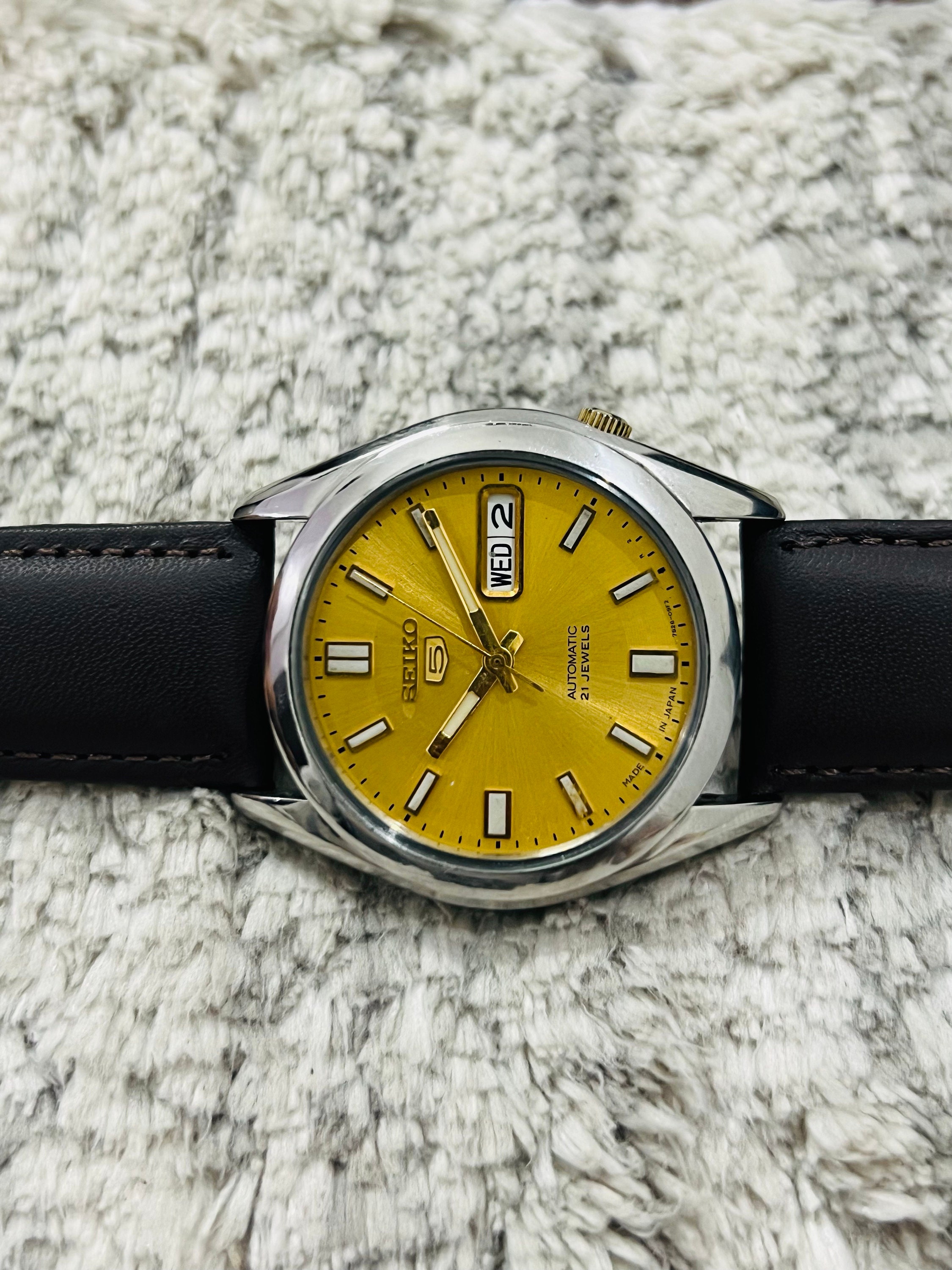 Vintage Original Seiko 5 Automatic Golden Dial 21jewels Movement
