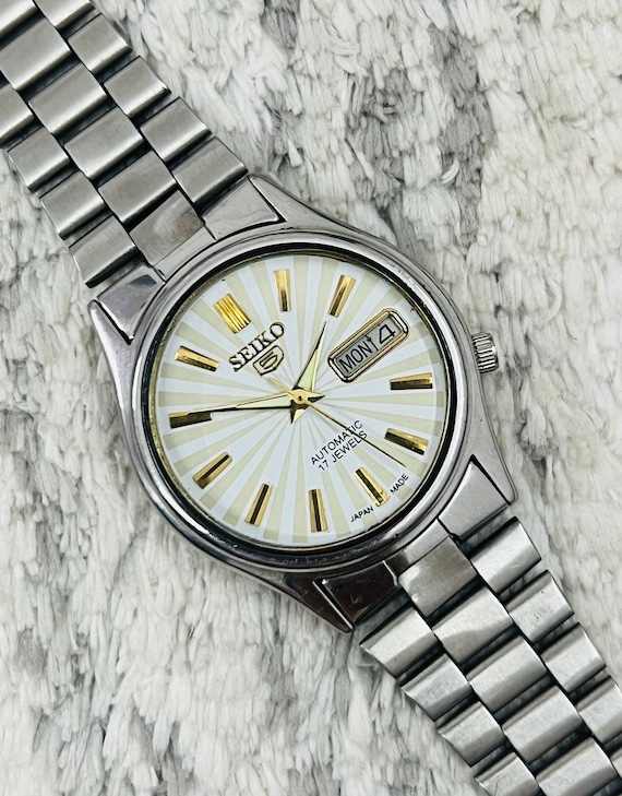 SEIKO セイコー SEIKO5 自動巻き ヴィンテージ ヴィンテージ セイコー 5 自動巻き ホワイト ダイヤル デイ