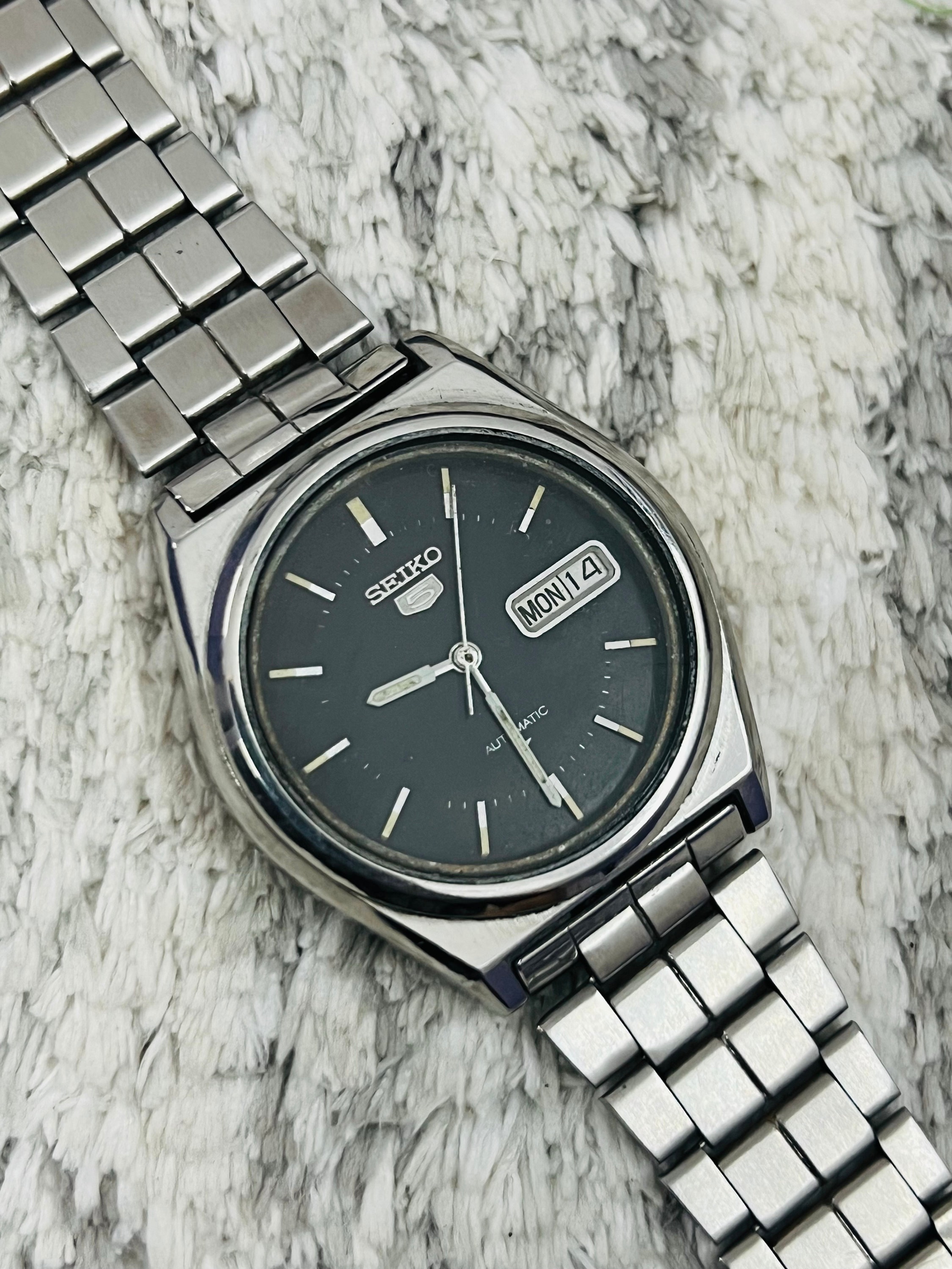 Vintage Seiko 5 Automatic Movement No.7009-8760 Black Dial Day