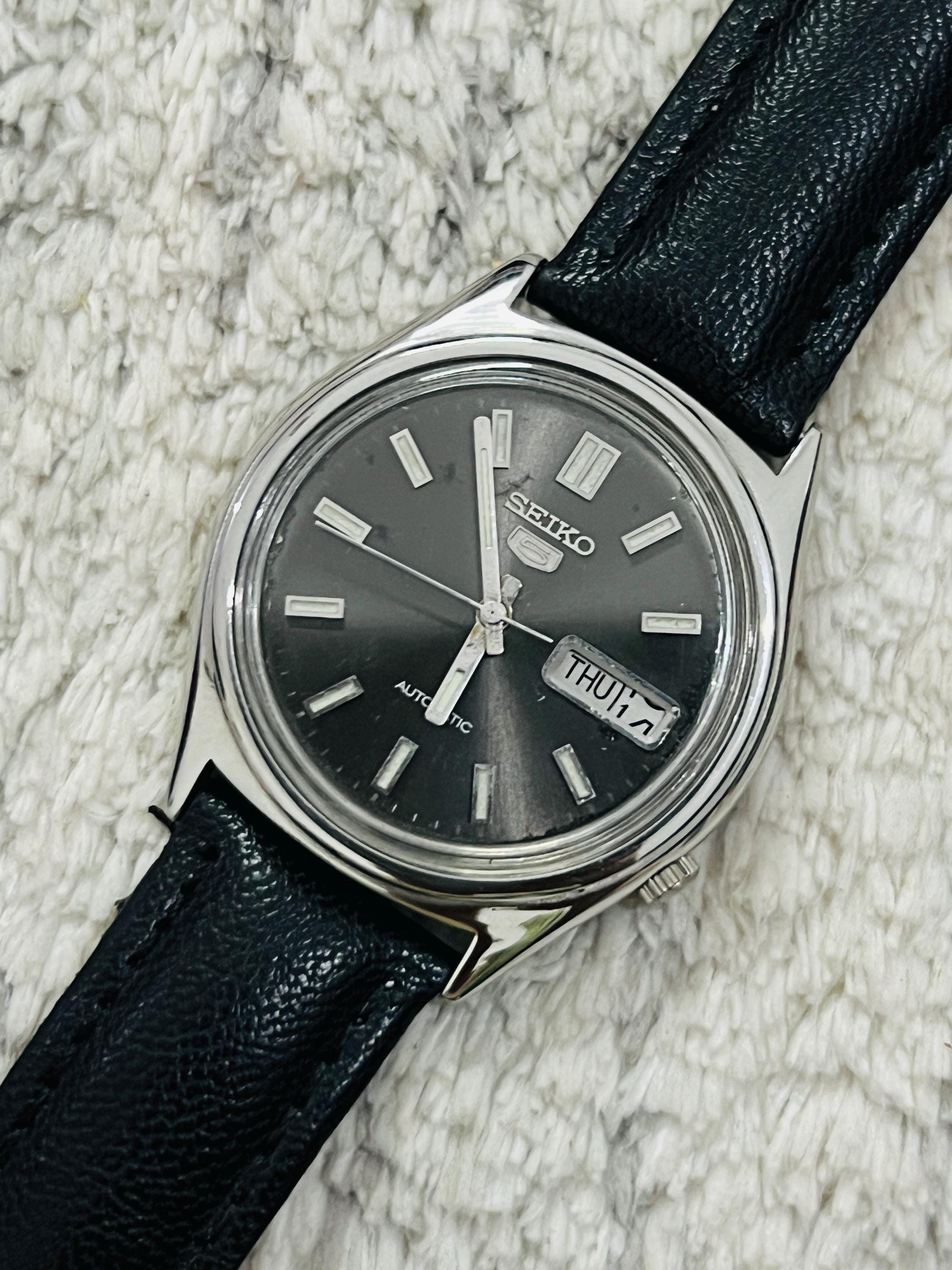 Vintage Rare Seiko 5 Automatic Grey Dial Movement No.7009-3020 Day